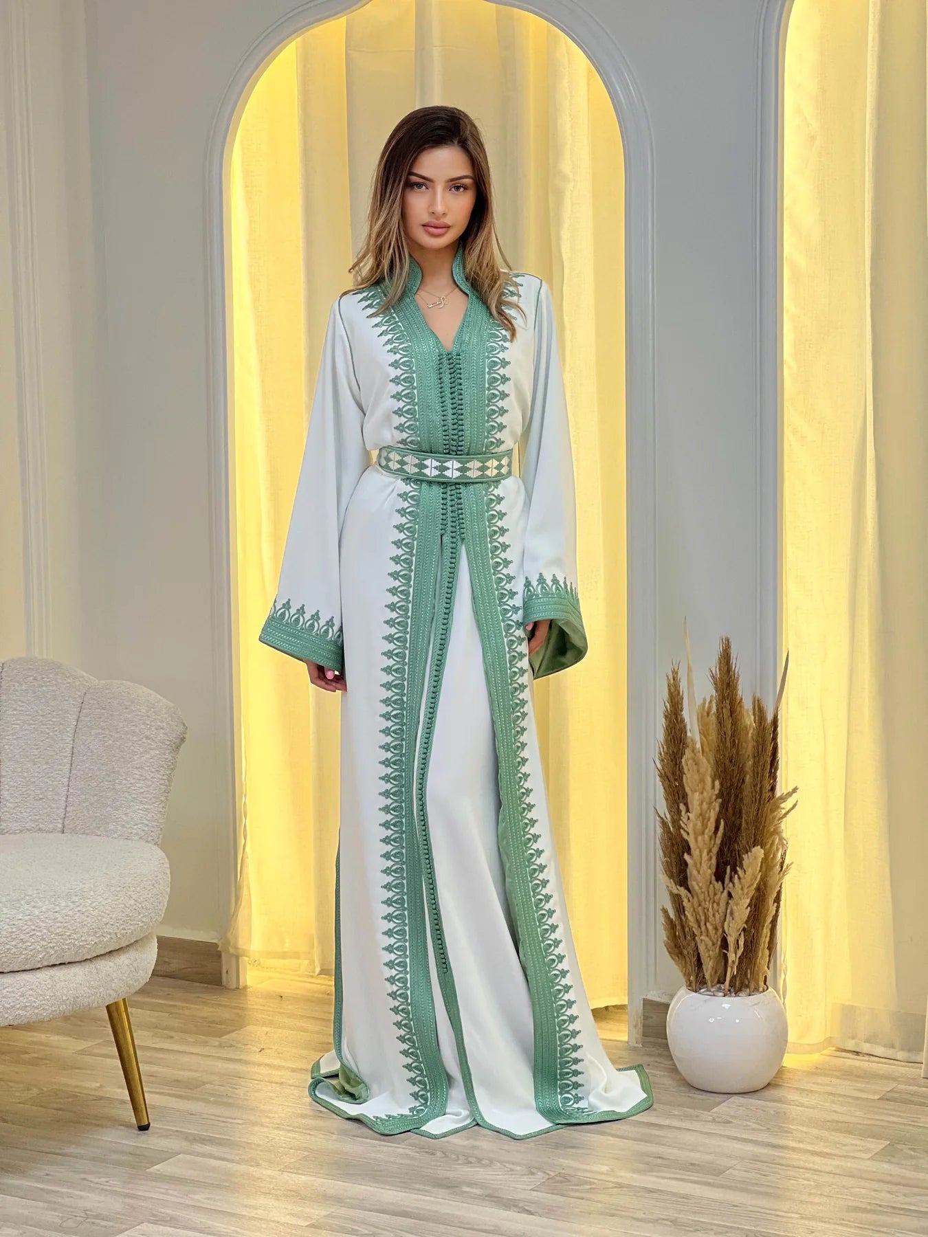 Fatima White Takchita – Two-Piece Moroccan Ceremonial Dress