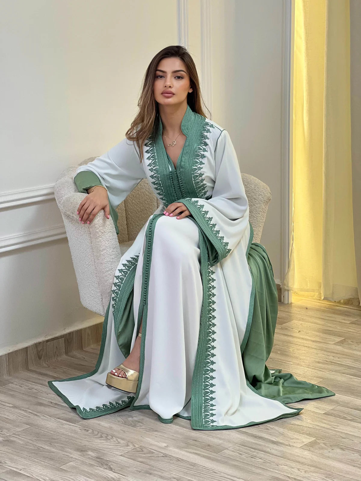 Fatima White Takchita – Two-Piece Moroccan Ceremonial Dress