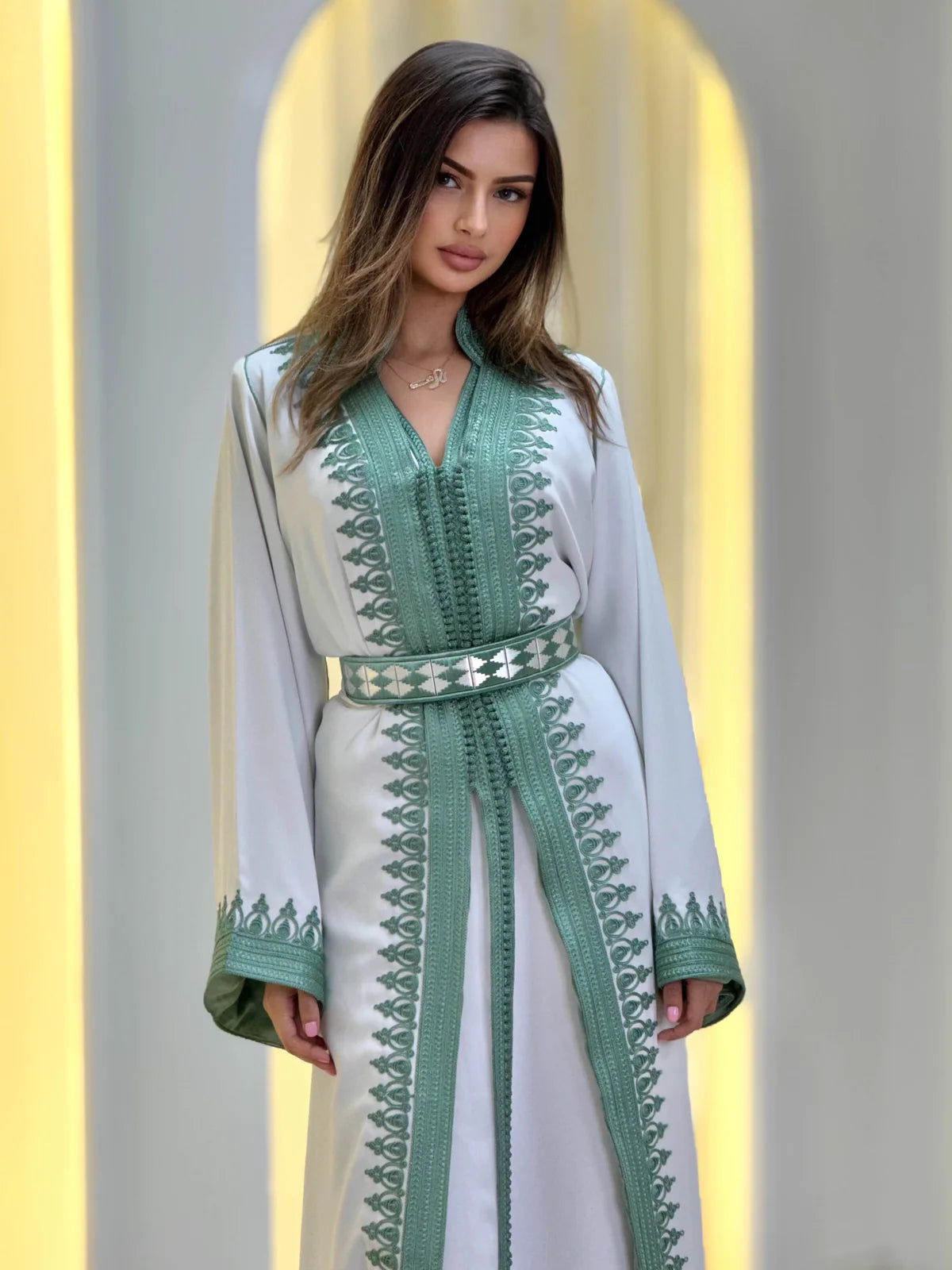 Fatima White Takchita – Two-Piece Moroccan Ceremonial Dress