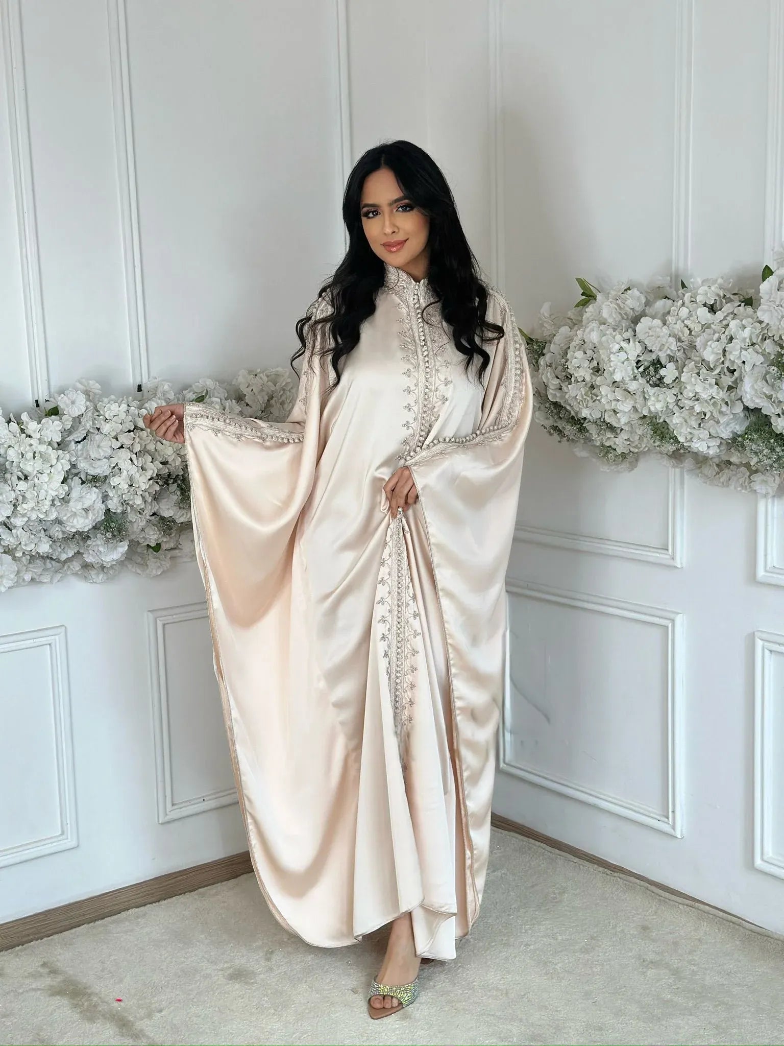 Siwar Abaya – Elegant Moroccan Robe for Home & Gatherings